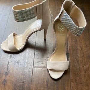 Vince Camuto Beige Suede Heels size 7.5